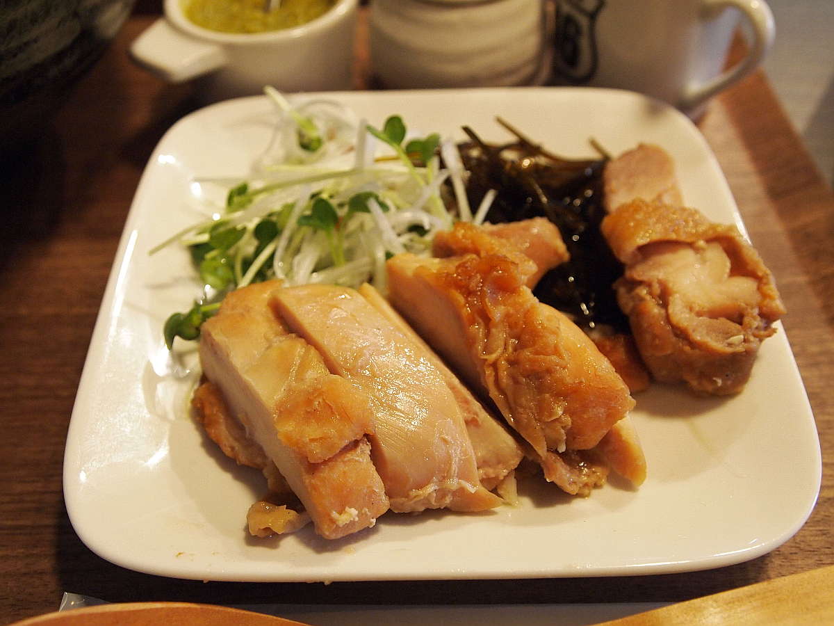 徳島市南内町　つけ麺　すゞや　鶏チャーシュー付き